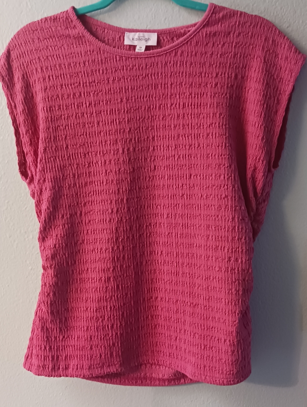 Kaileigh (StitchFix) Pink Gilli Cap Sleeve Stretch Textured Knit Top | Size M